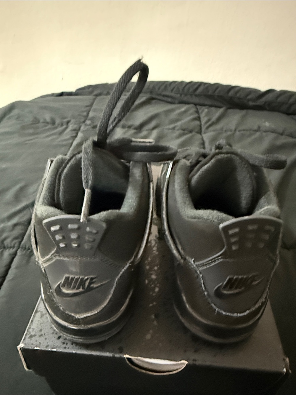 Nike kids Black Low-Top Retro Basketball Sneakers - Picture 5 of 7